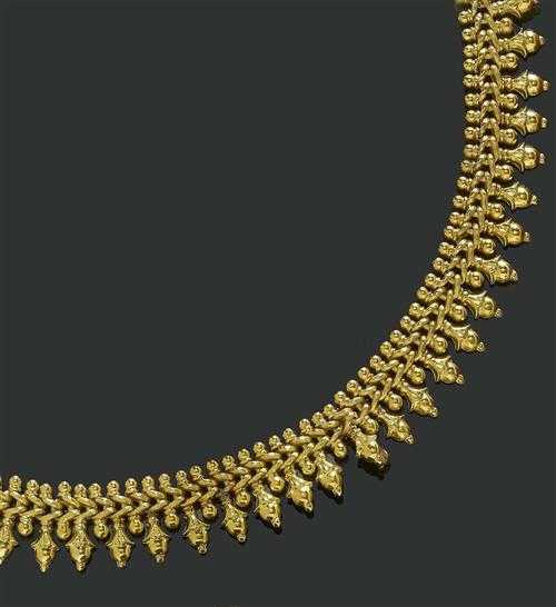 Appraisal: GOLD-COLLIER um Gelbgold g Apartes geflochtenes Collier die R nder