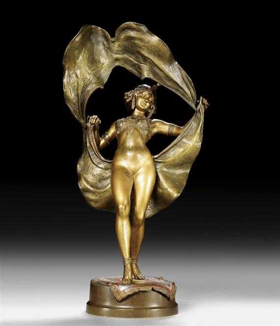 Appraisal: TRAVAIL AUTRICHIEN SCULPTURE EROTIQUE vers Bronze patine dor e Danseuse