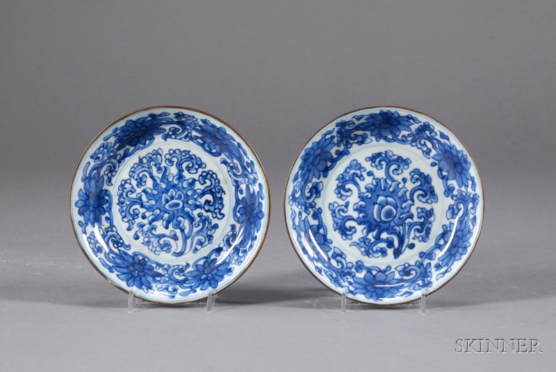 Appraisal: Pair of Blue and White Saucer Dishes China th th