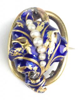 Appraisal: Victorian acanthus leaf brooch having blue enamel decorated and freshwater