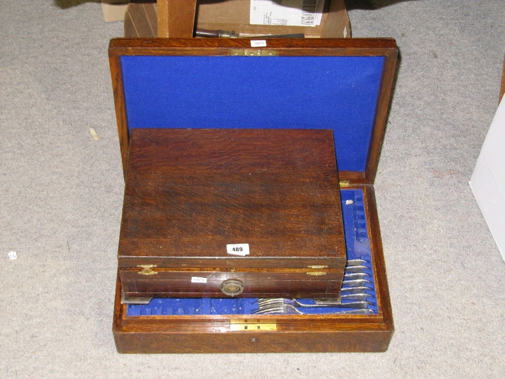 Appraisal: Lot comprising two cutlery boxes and a quantity of cutlery