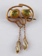 Appraisal: Barnet Henry Joseph A carat gold freshwater pearl and peridot