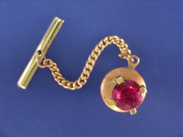 Appraisal: An ct gold spinel tie tack gms