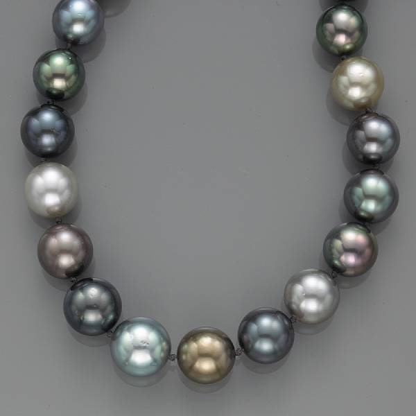 Appraisal: A Tahitian cultured pearl diamond and fourteen karat gold necklace