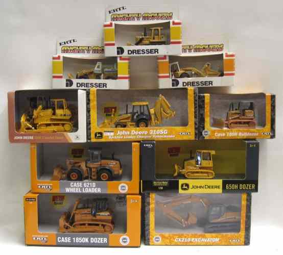 Appraisal: TEN ERTL DIECAST SCALE MODELS Case scale CX- excavator D