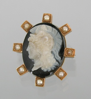 Appraisal: A Dainty Cameo Brooch in Gold Frame k yellow gold