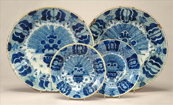 Appraisal: A pair of Delft De Porceleyne Claeuw blue and white