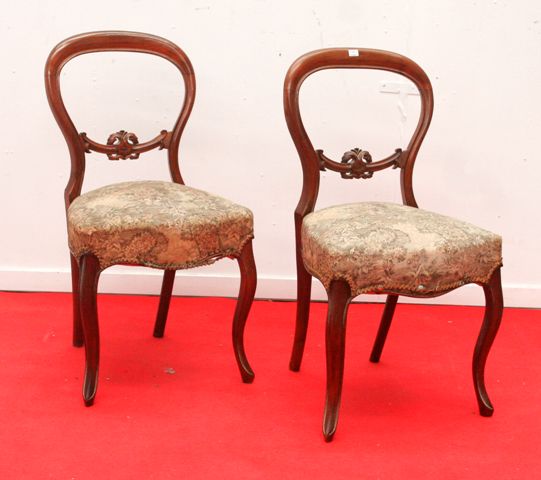 Appraisal: A pair of Victorian chairs with upholstered seats