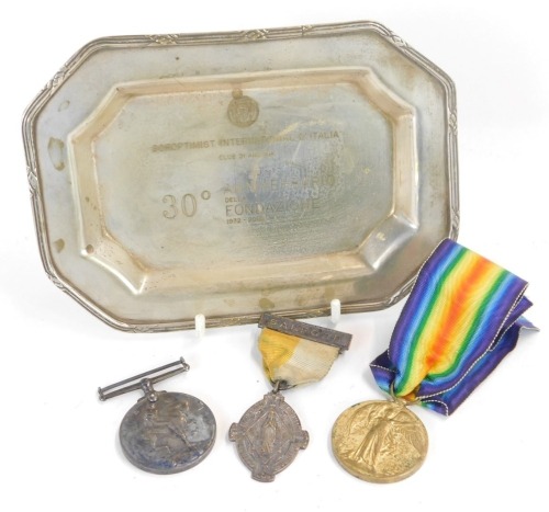 Appraisal: A group of World War I medals comprising the George