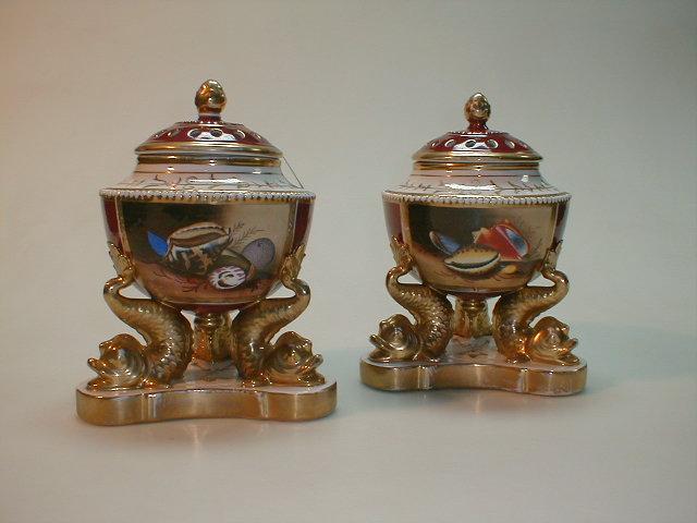 Appraisal: A pair of Samson Derby pot pourri and cover of