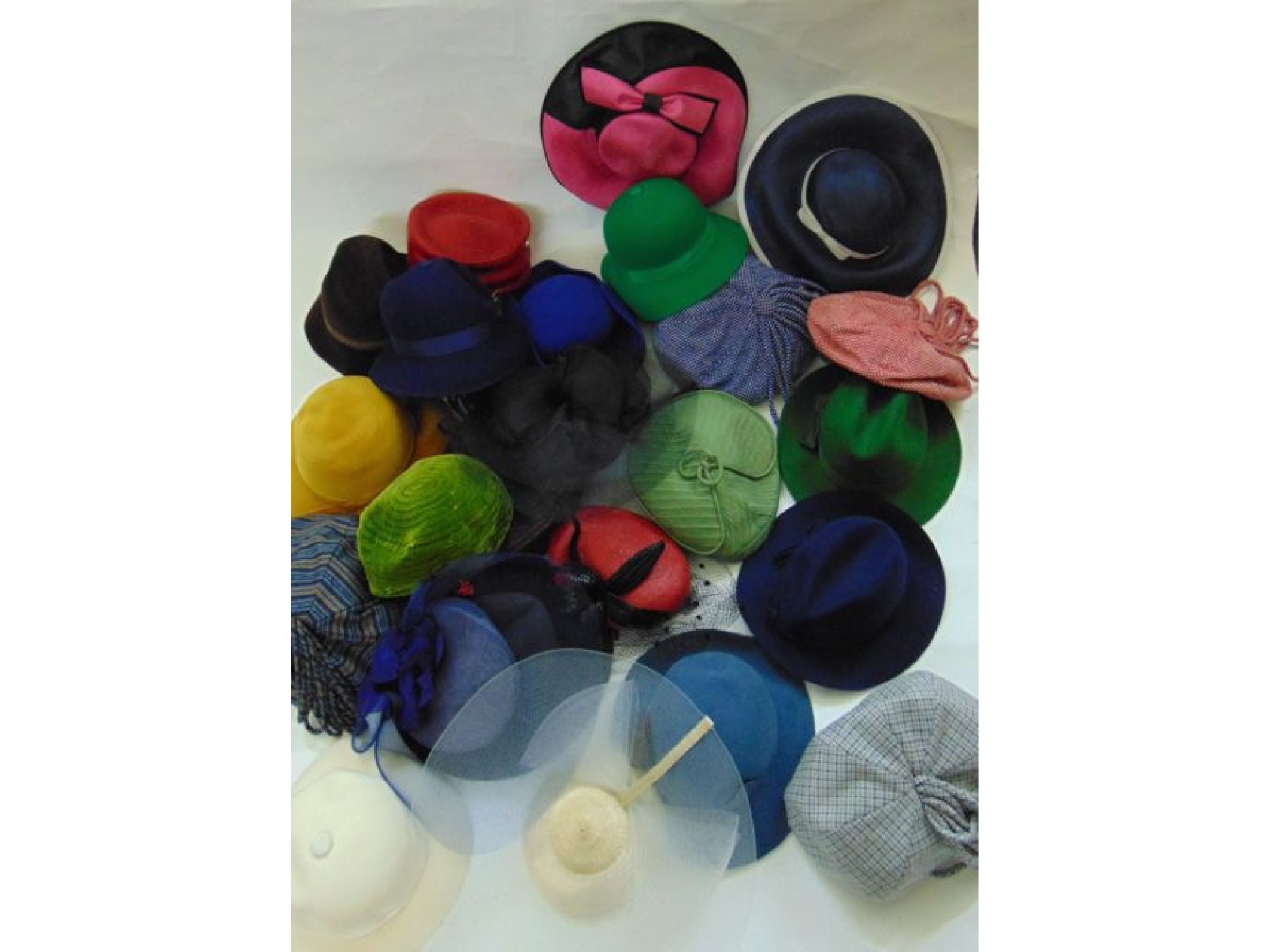 Appraisal: A large quantity boxes of good quality vintage ladies hats