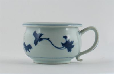 Appraisal: A Chinese chamber pot from the Nanking Cargo painted in