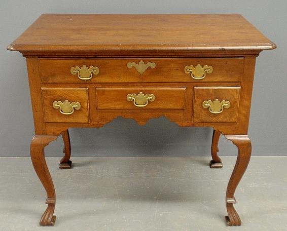 Appraisal: - Delaware Valley Queen Anne walnut Spanish foot dressing table