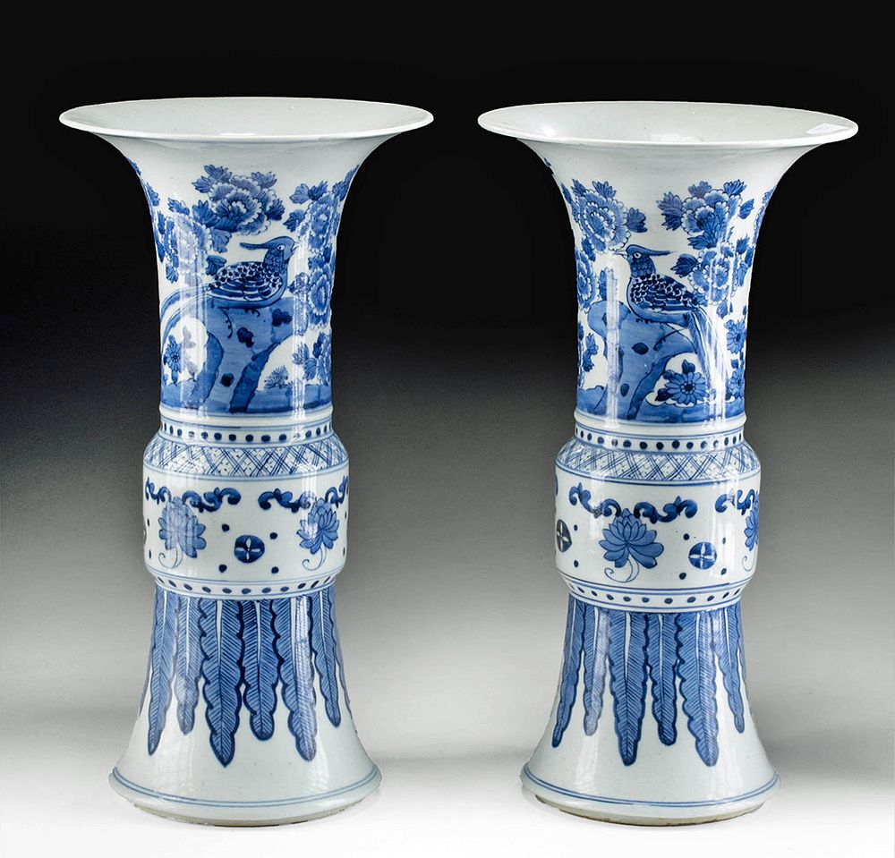 Appraisal: Pair of th C Chinese Porcelain Beaker Vases w Birds