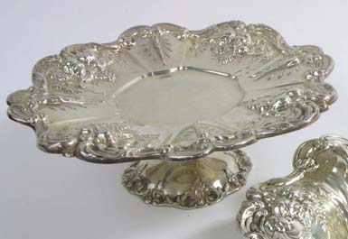 Appraisal: REED BARTON STERLING SILVER PEDESTAL CAKE STAND in the Francis