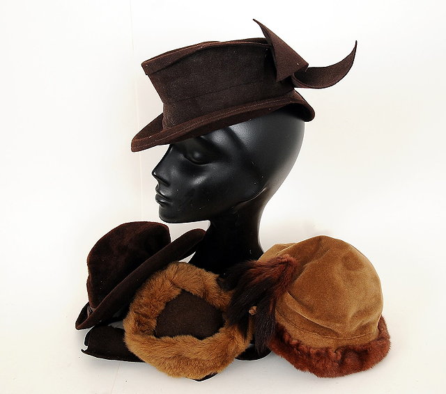 Appraisal: Four brown vintage hats headpieces one small velvet hat one