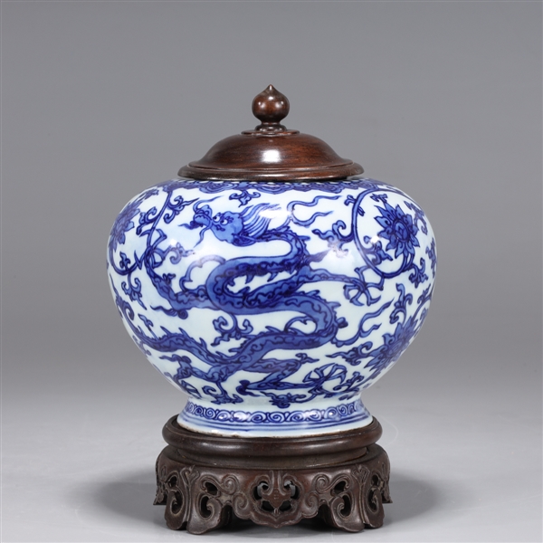 Appraisal: Fine Chinese blue and white porcelain covered jar with dragon