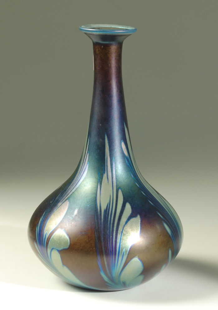 Appraisal: CHARLES LOTTON ART GLASS VASE American b having iridescent silver