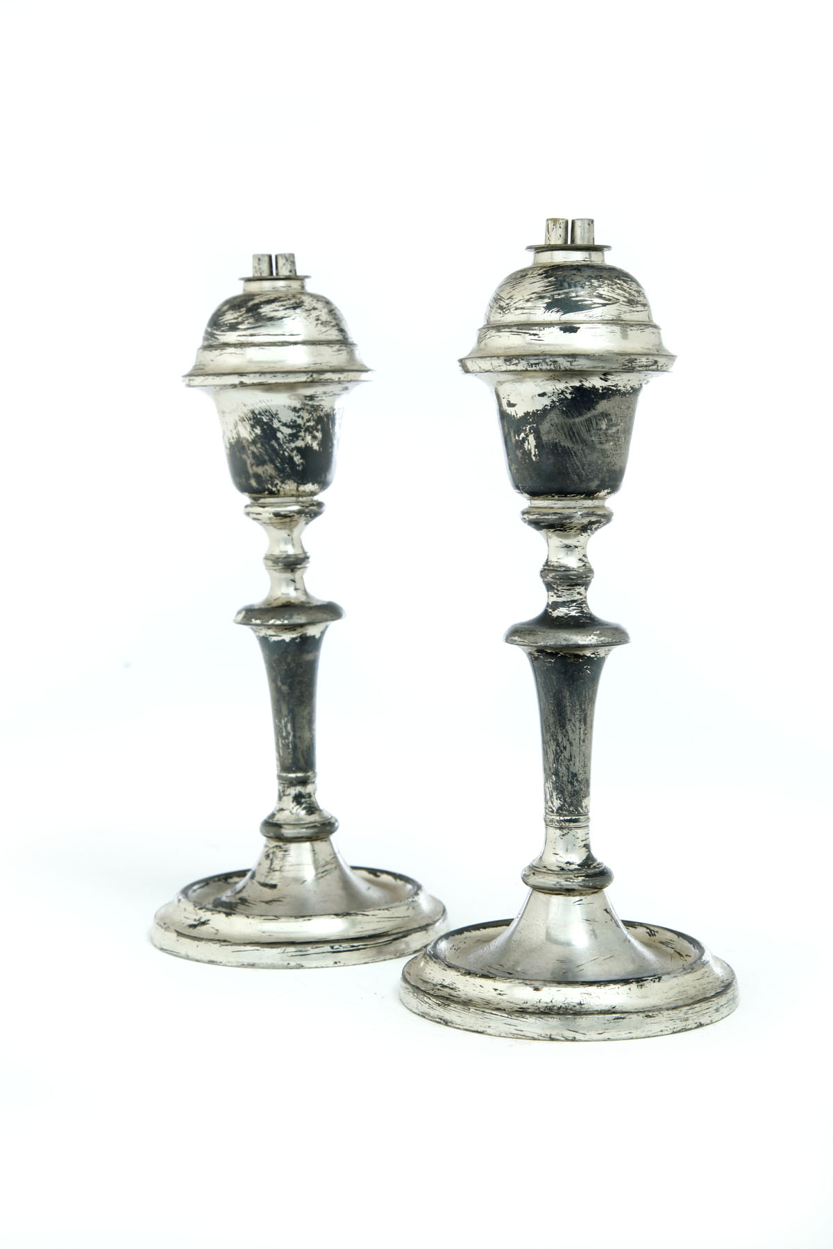 Appraisal: PAIR OF PEWTER OIL LAMPS American nd quarter- th century