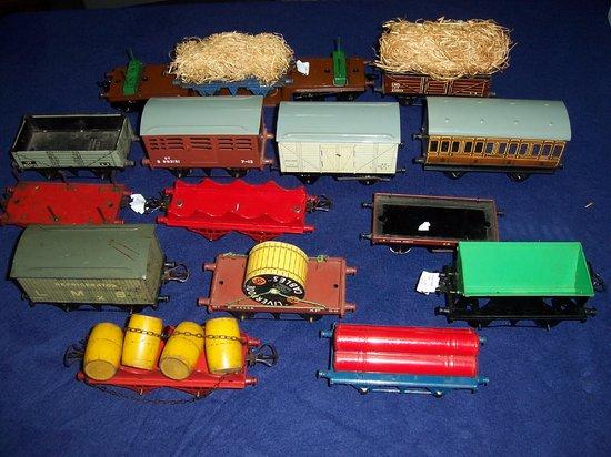 Appraisal: A quantity of Hornby rolling stock various including a refrigerator