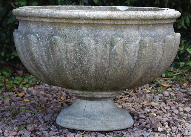 Appraisal: AN ANTIQUE MARBLE OVAL URN OR PLANTER possibly th century