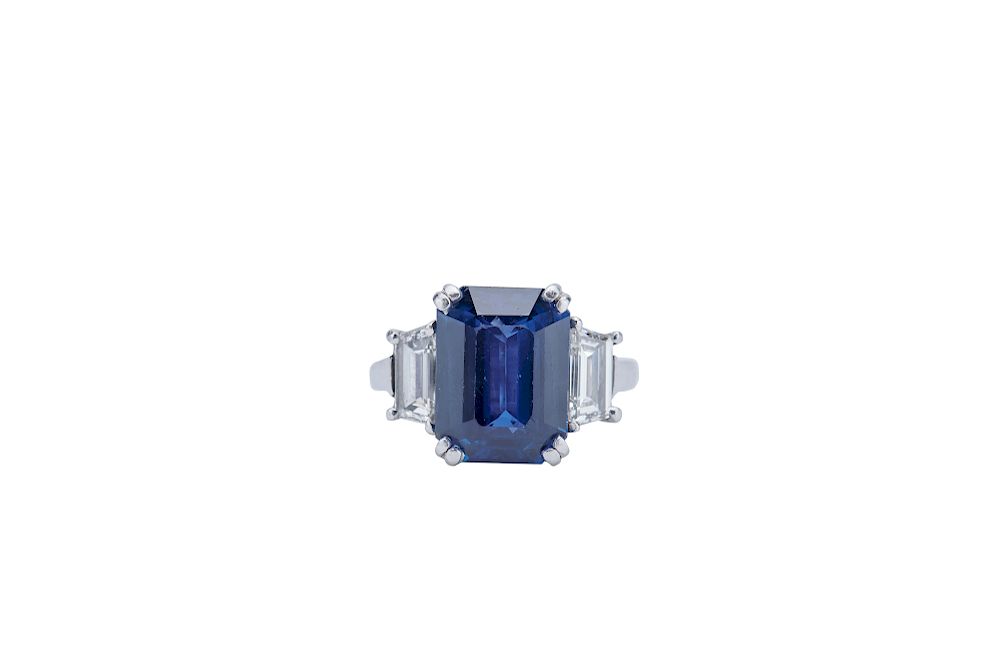 Appraisal: Platinum Sapphire and Diamond Ring Platinum Sapphire and Diamond Ring