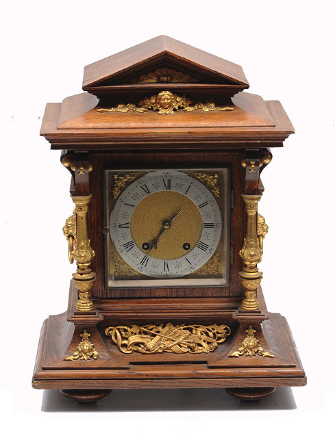 Appraisal: A LATE TH CENTURY OAK CASED MANTLE CLOCK with gilt