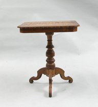 Appraisal: Inlaid Chess Table Beautifully made rectangular inlaid chess table with