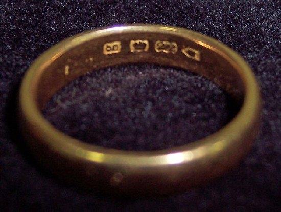 Appraisal: A ct gold wedding ring