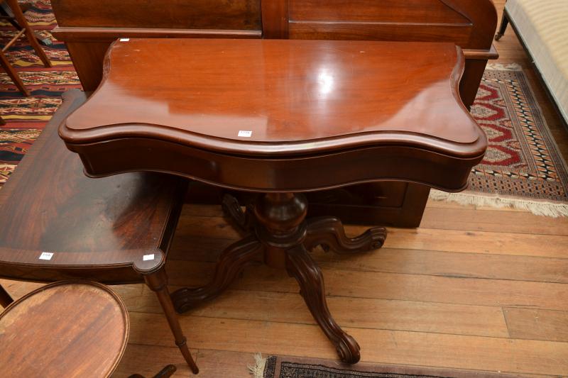 Appraisal: A VICTORIAN MAHOGANY GAMES TABLE A VICTORIAN MAHOGANY GAMES TABLE