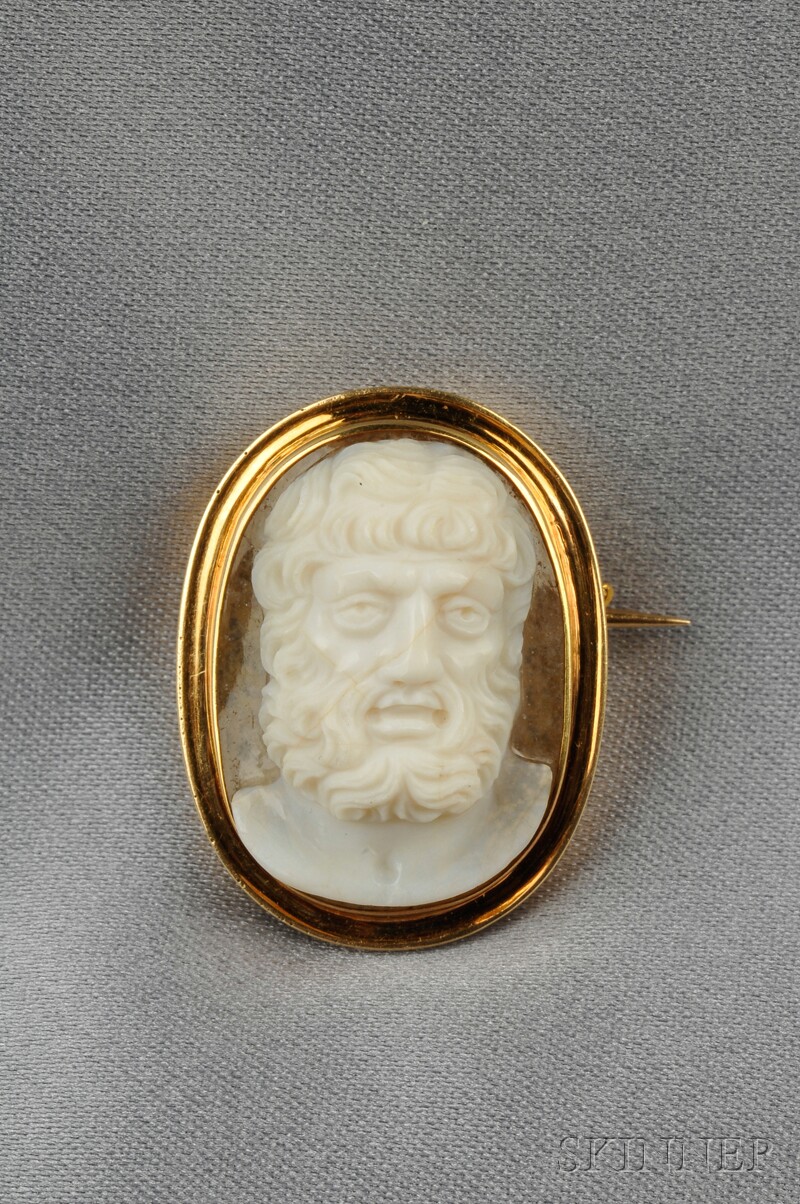 Appraisal: Antique kt Gold and Lace Agate Cameo Brooch depicting Jupiter