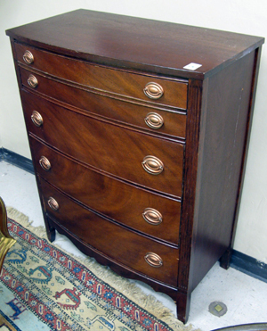 Appraisal: FEDERAL STYLE MAHOGANY CHEST OF DRAWERS American mid th century