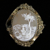 Appraisal: A Victorian Cameo Ladies' Pin A beautifully carved shell cameo