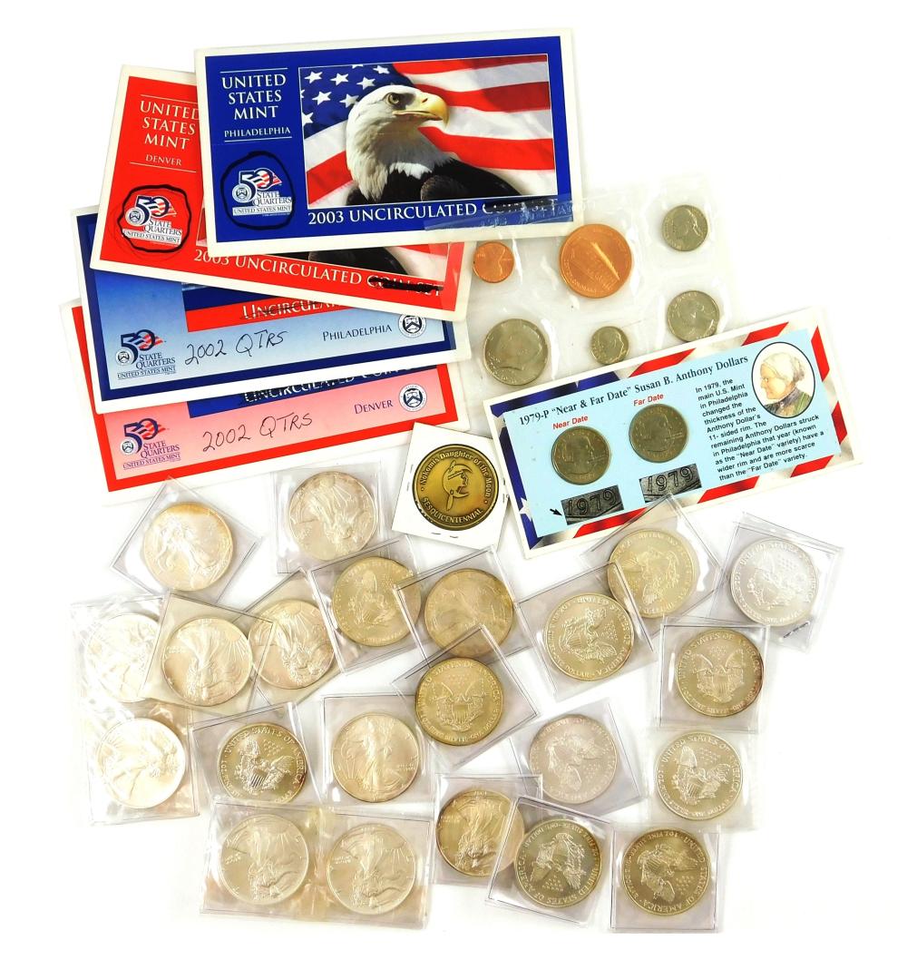 Appraisal: COINS Mixed lot of modern US coins includes twenty-two uncirculated