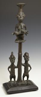 Appraisal: African Benin Bronze Figure th c depicting a Queen with