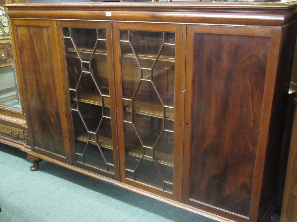 Appraisal: Mahogany bookcase