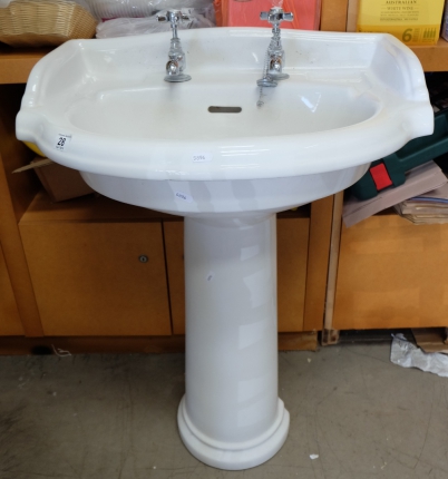 Appraisal: Quality ceramic wash basin and stand