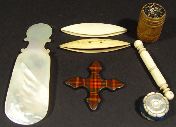 Appraisal: Selection of sewing items including a MacBeth tartanware cotton winder