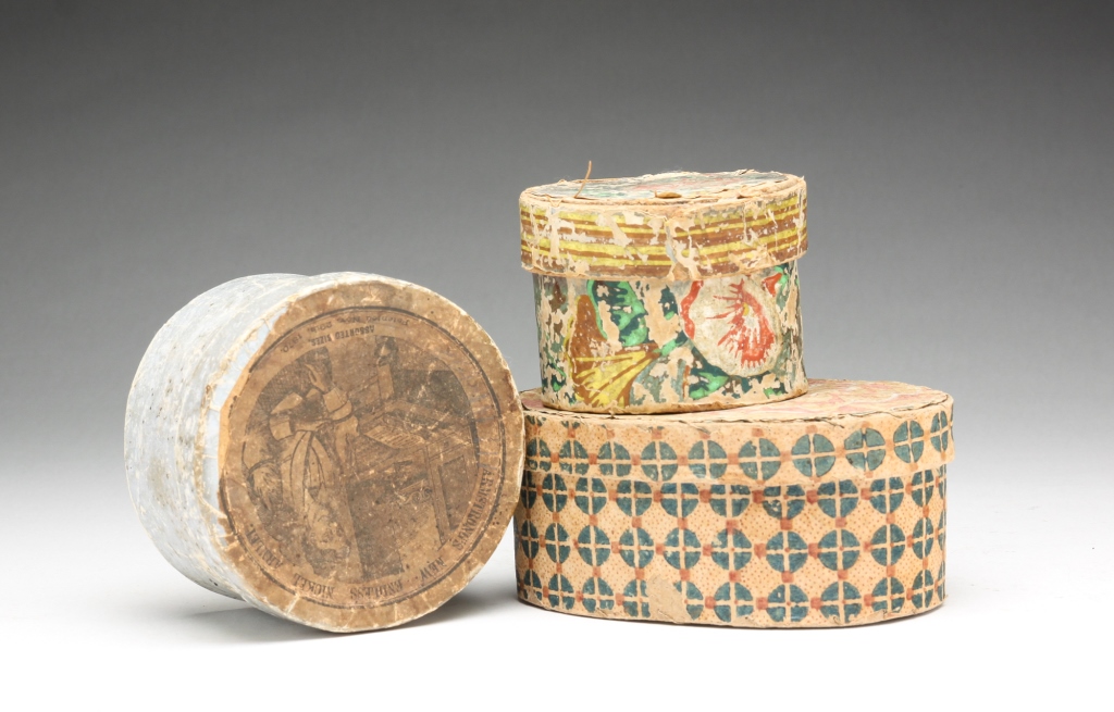 Appraisal: THREE AMERICAN MINIATURE BAND BOXES Second half th century Round