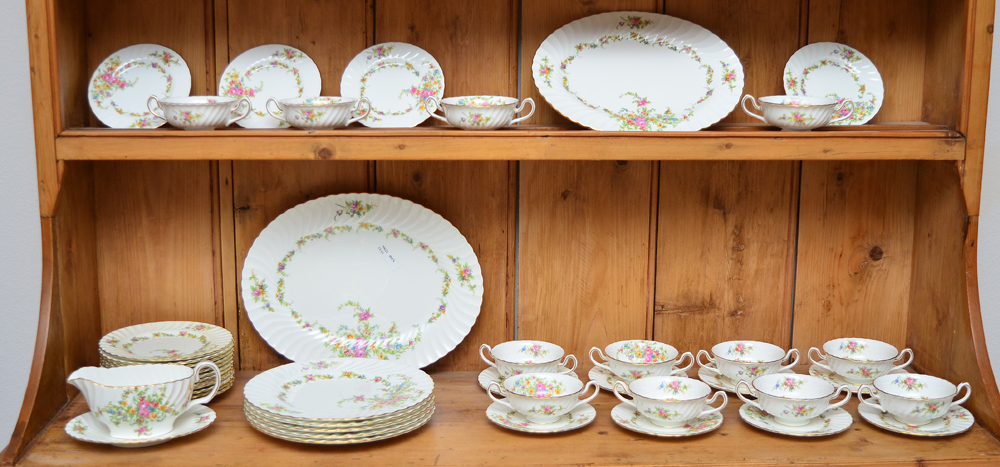 Appraisal: PARTIAL MINTON LORRAINE FINE CHINA SERVICE Approx pieces in the