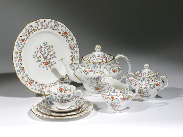 Appraisal: ENGLISH COPELAND SPODE CHINA SET pieces in the Shanghai pattern