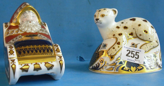 Appraisal: Royal Crown Derby Paperweights Sinclairs Leopard Cub with certificate and