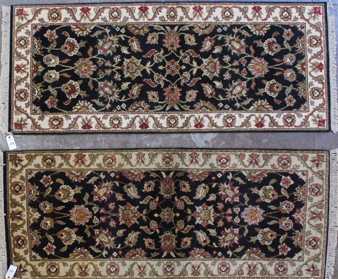 Appraisal: A PAIR OF HAND KNOTTED ORIENTAL AREA RUGS Indo-Persian overall