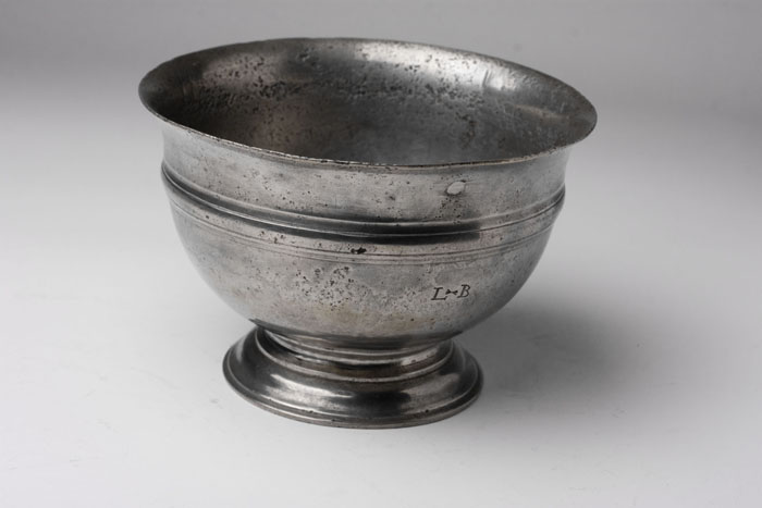 Appraisal: PEWTER BROTH BOWL PROBABLY LONDON ENGLAND CIRCA - Maker's mark