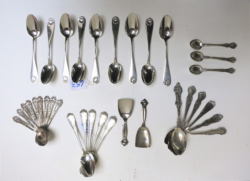 Appraisal: ASSORTED STERLING SILVER FLATWARE thirty-four pieces set of Durgin teaspoons