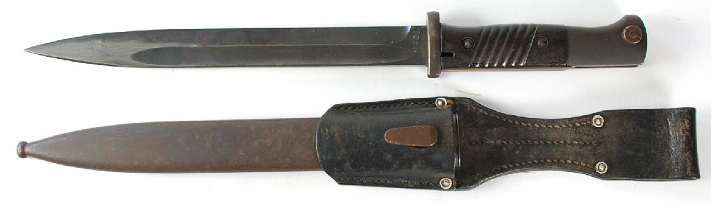 Appraisal: POSSIBLY GERMAN WORLD WAR I KNIFE BAYONET the spirally reeded