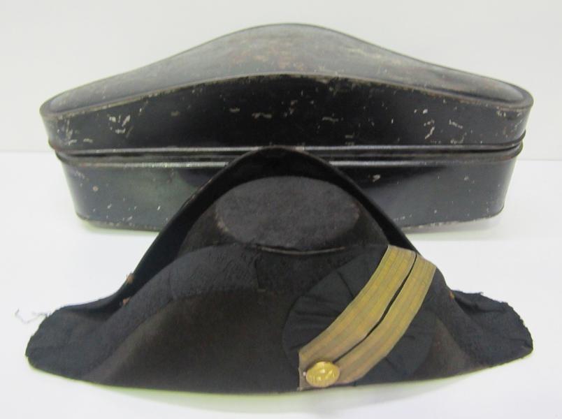 Appraisal: A TH CENTURY AMERICAN NAVAL OFFICER'S HAT IN METAL CASE