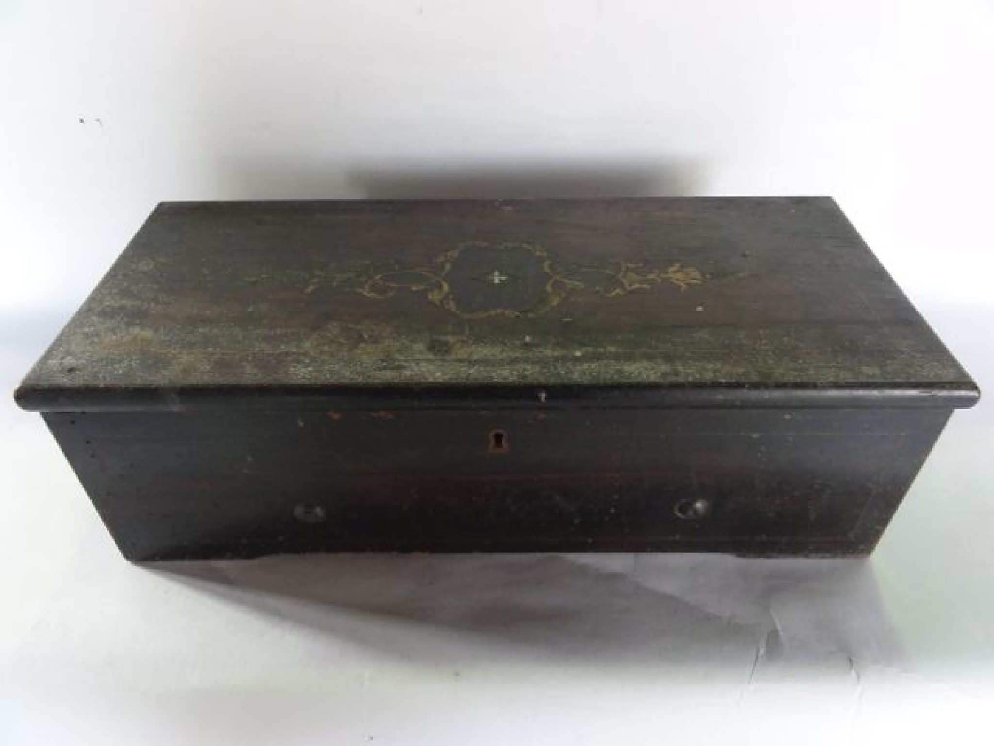 Appraisal: An antique cylinder musical box in the manner of Nicole