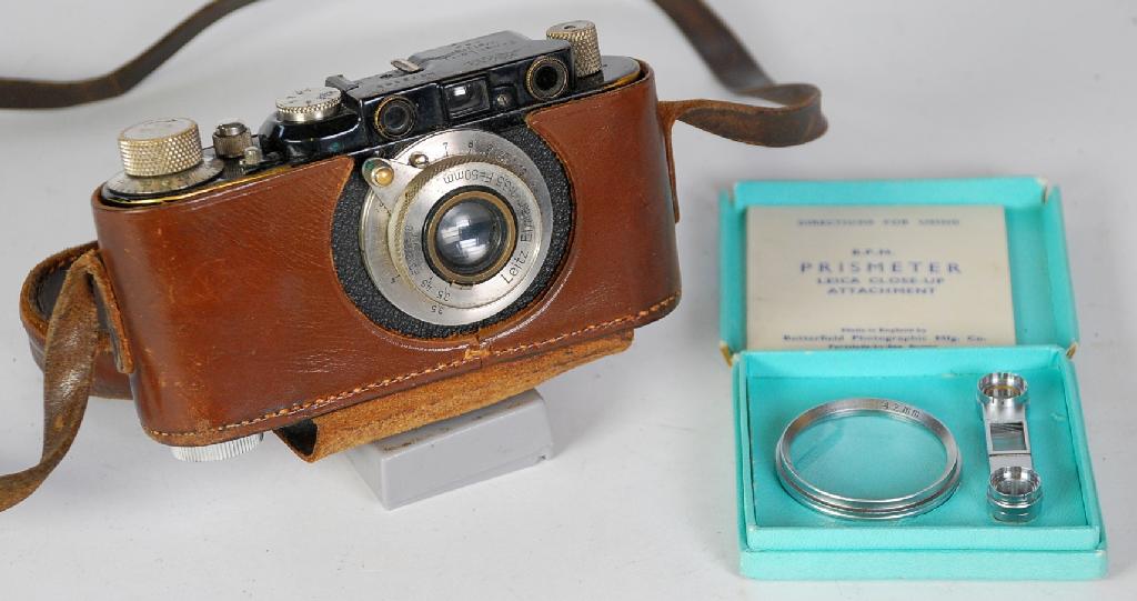 Appraisal: LEICA II mm VFR CAMERA Serial No in original leather