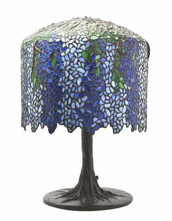 Appraisal: An American Leaded Glass Wysteria Lamp after a design by